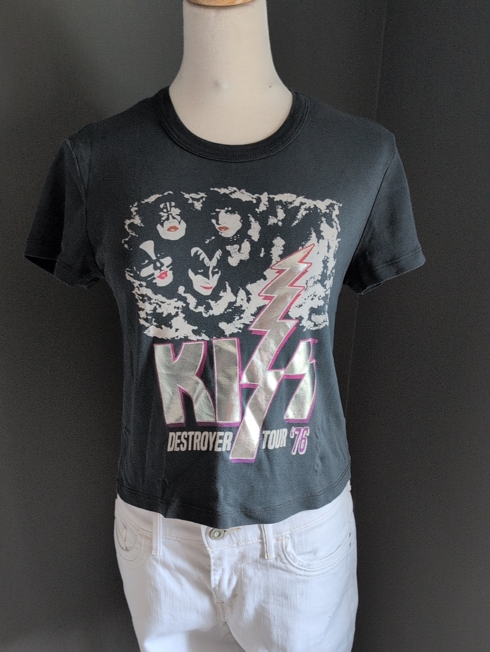Daydreamer Kiss Grey Short Sleeve Graphic Tee with MetallicSilver & Pink Accents